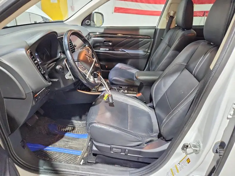 2018 MITSUBISHI OUTLANDER SE  