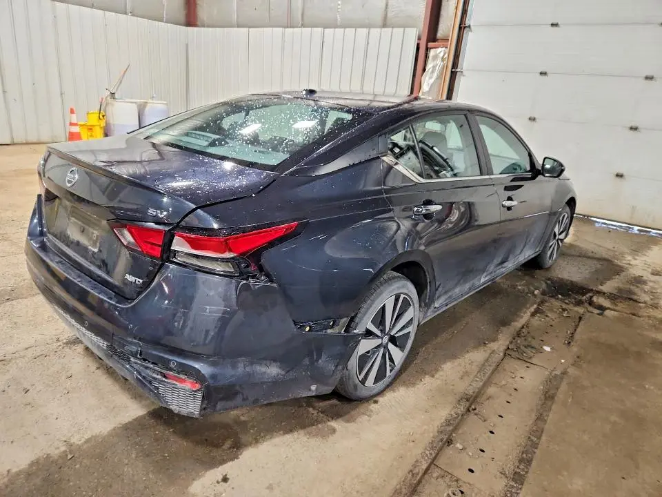 2021 NISSAN ALTIMA SV  