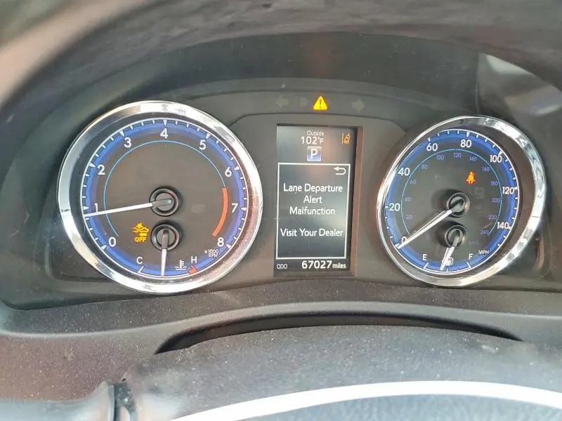 2018 TOYOTA COROLLA SE  
