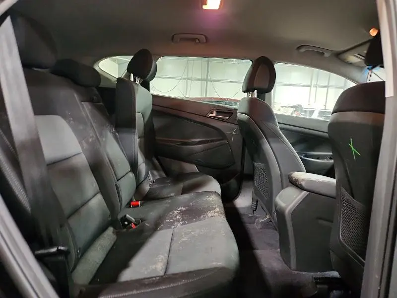 2018 HYUNDAI TUCSON SE  