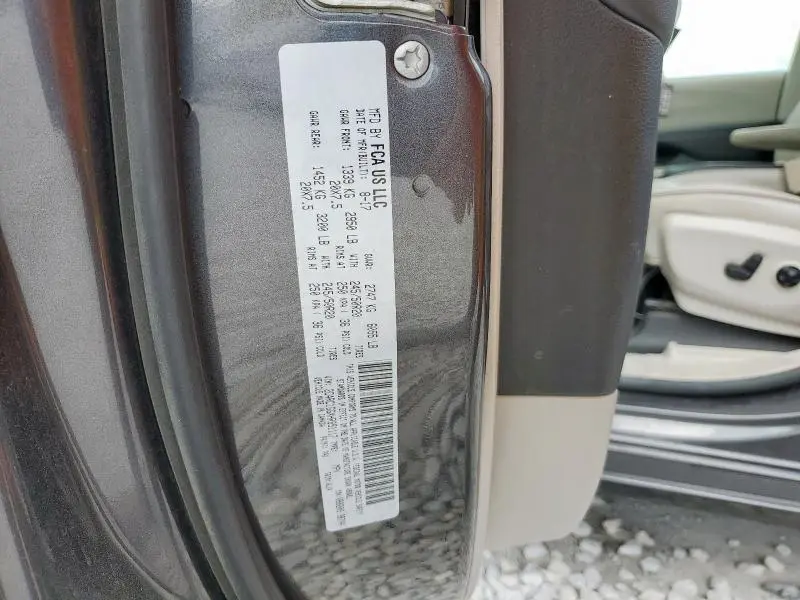 2017 CHRYSLER PACIFICA LIMITED  