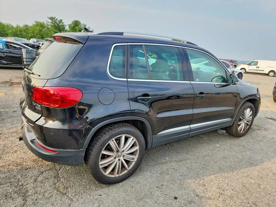 2012 VOLKSWAGEN TIGUAN S  