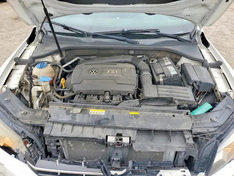 2015 VOLKSWAGEN PASSAT SE  