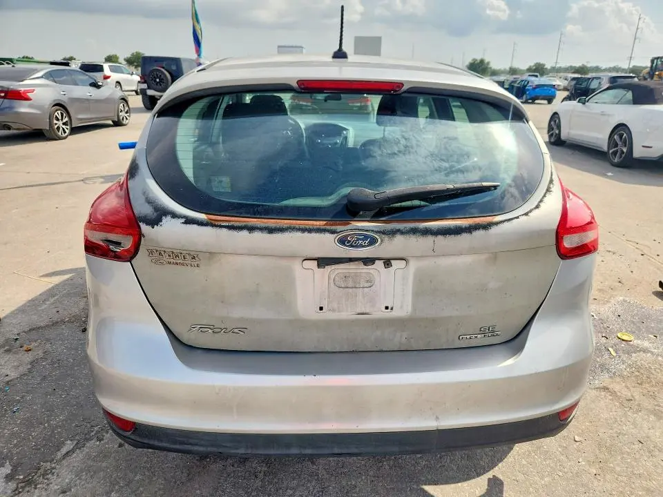 2015 FORD FOCUS SE  