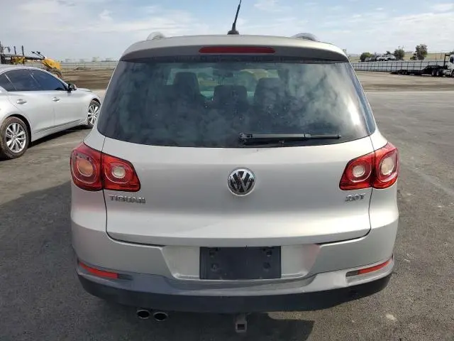 2011 VOLKSWAGEN TIGUAN S  