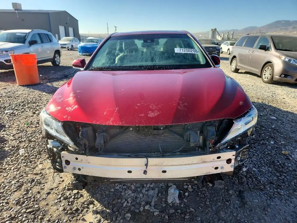 2018 TOYOTA CAMRY SE  