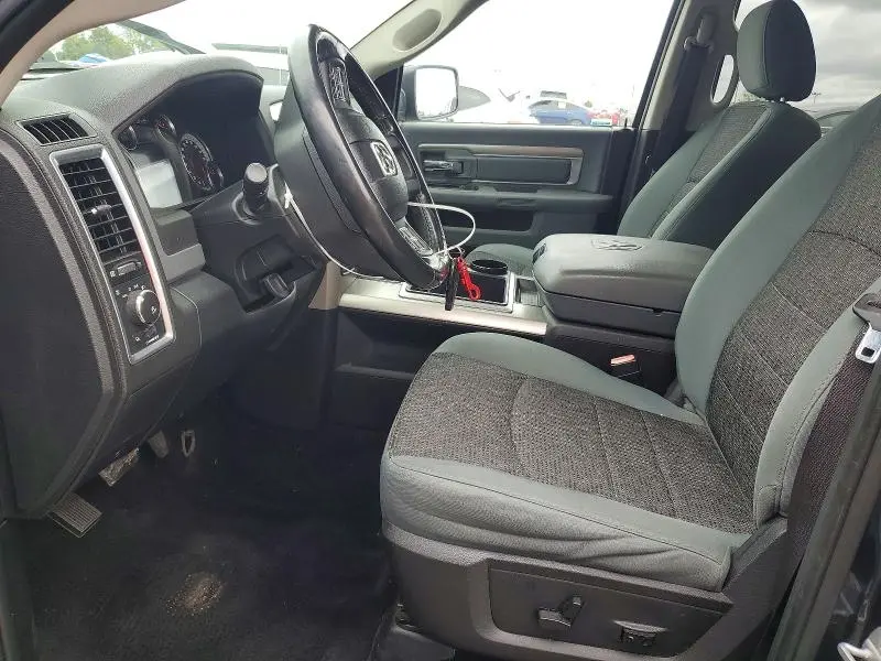 2015 RAM 1500 SLT  