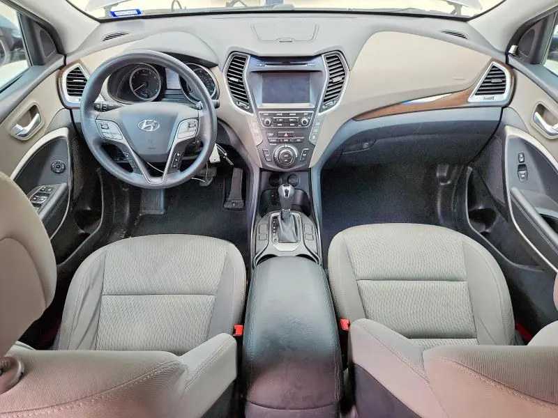 2017 HYUNDAI SANTA FE SE  