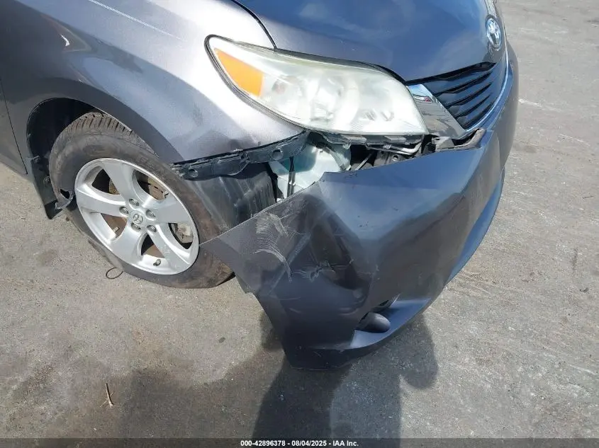 2013 TOYOTA SIENNA LE V6 8 PASSENGER