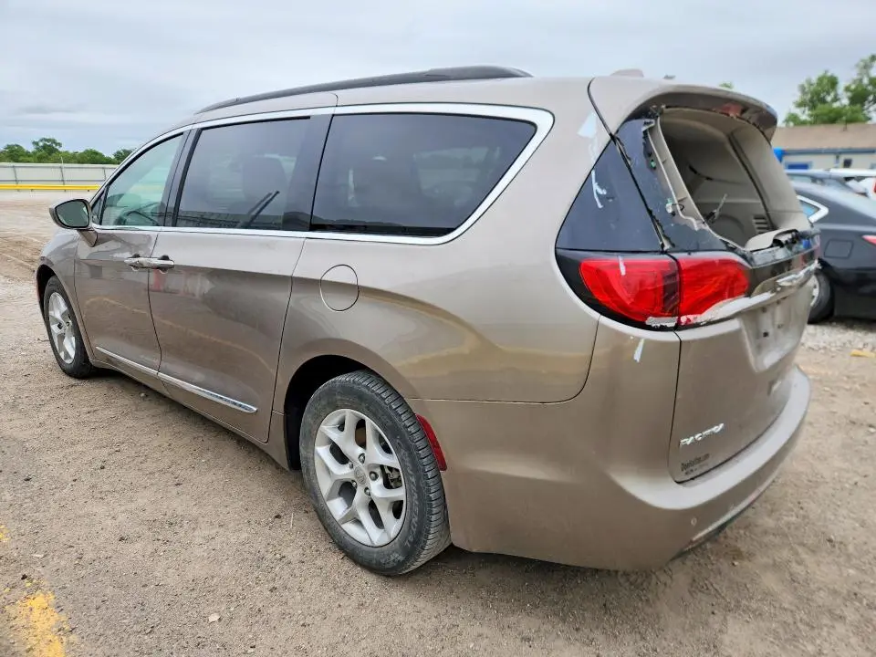 2017 CHRYSLER PACIFICA TOURING L  