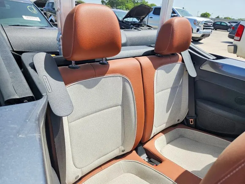 2017 VOLKSWAGEN BEETLE S/SE  