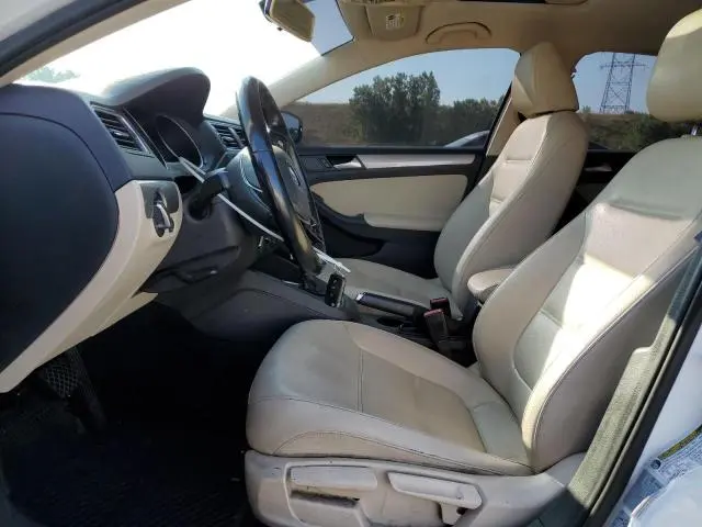 2017 VOLKSWAGEN JETTA SE  