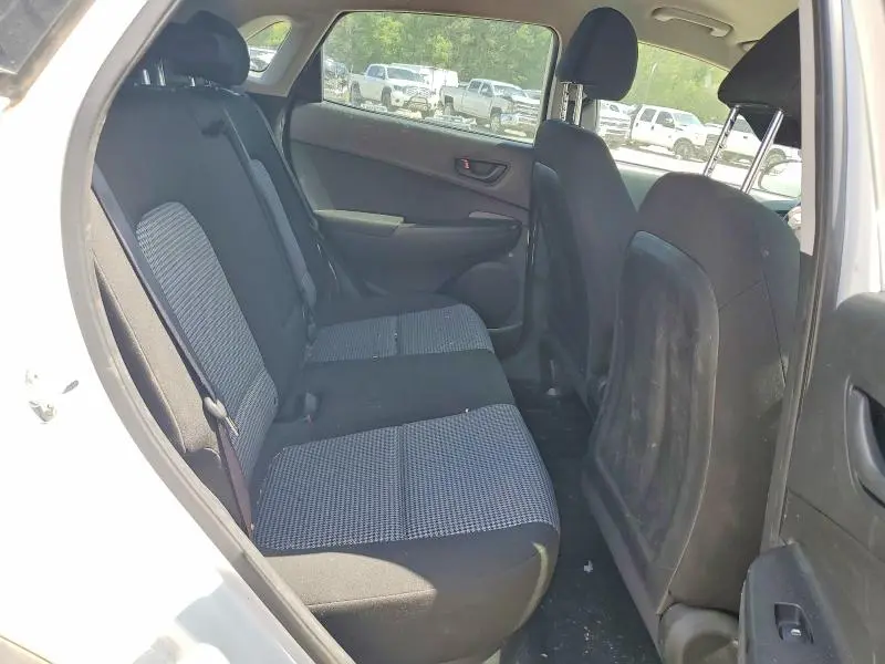 2022 HYUNDAI KONA SE  