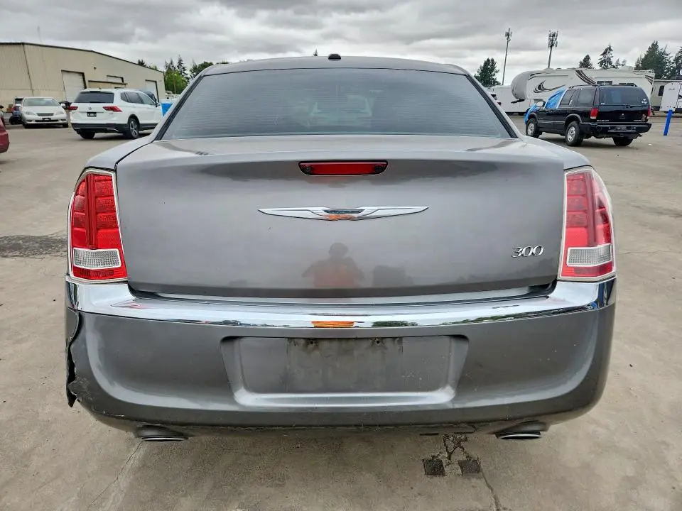 2011 CHRYSLER 300 LIMITED  