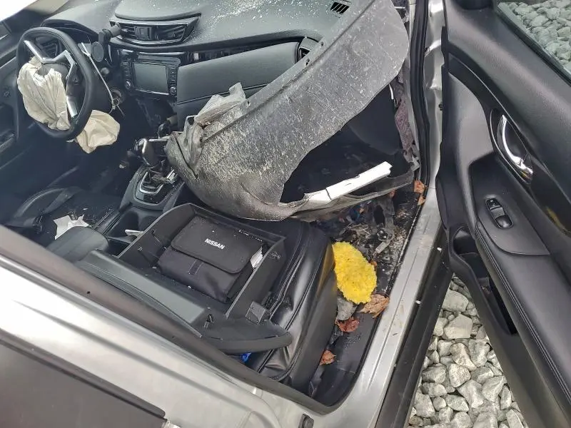 2018 NISSAN ROGUE S  