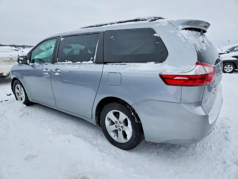 2015 TOYOTA SIENNA LE  