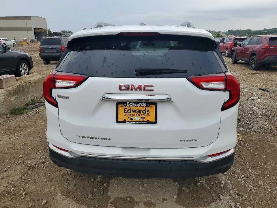2024 GMC TERRAIN SLT  