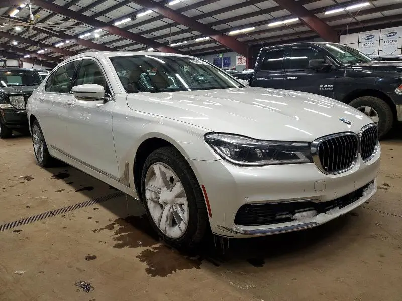 2019 BMW 750 XI  