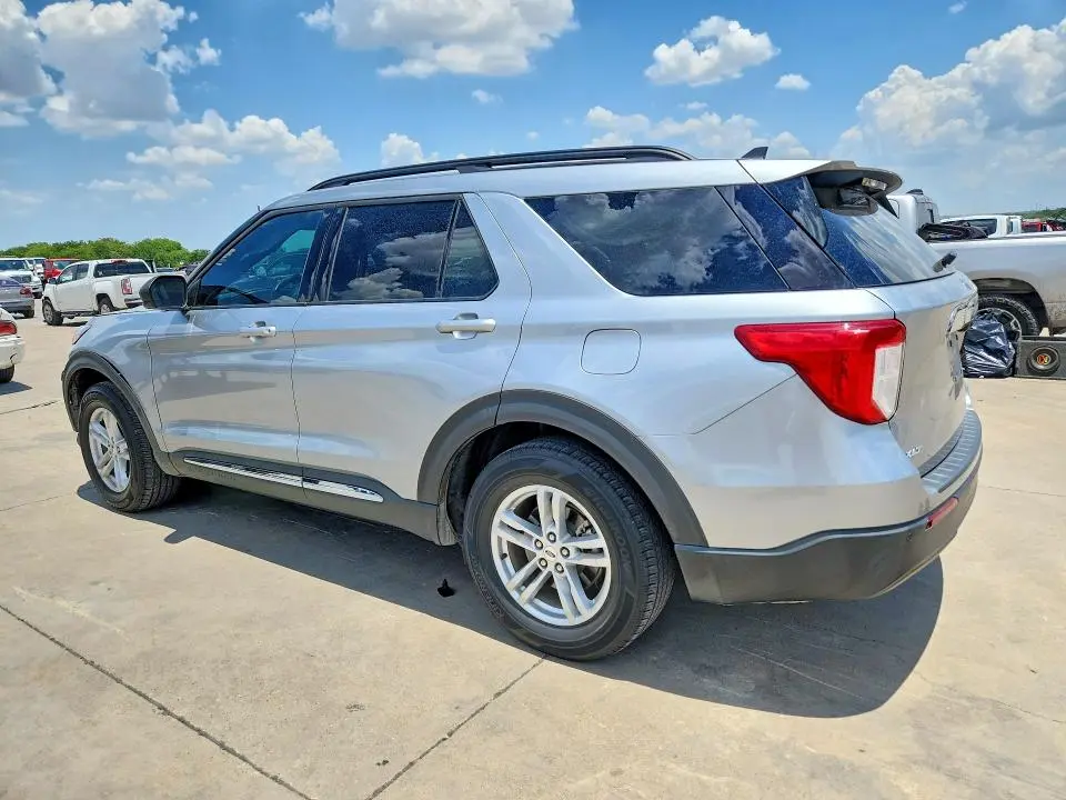 2022 FORD EXPLORER XLT  