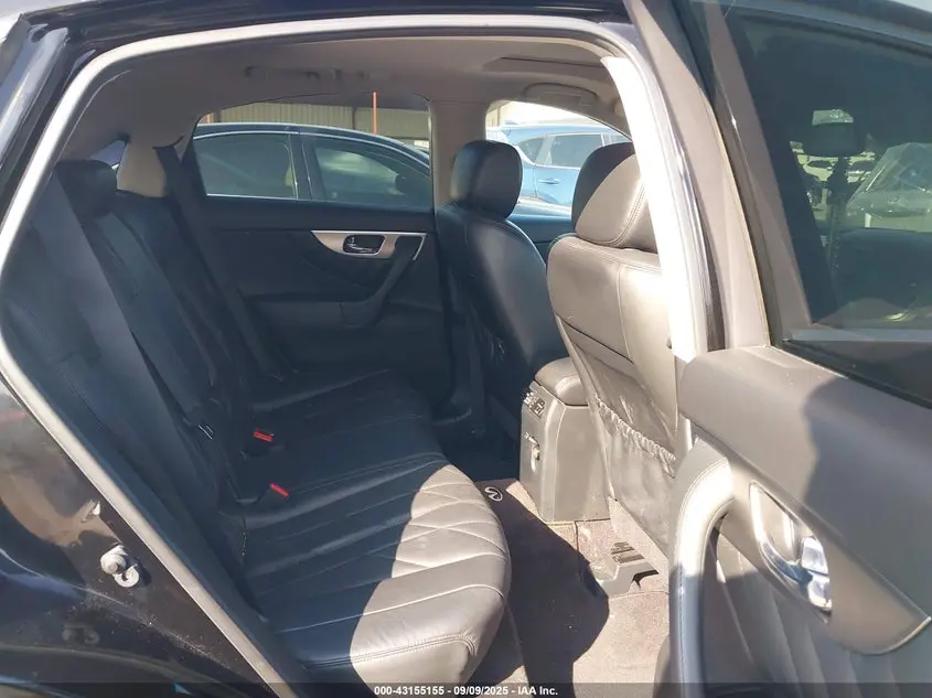 2010 INFINITI FX35  
