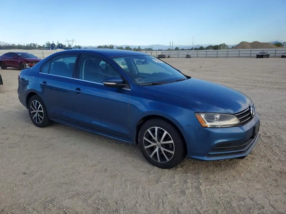 2017 VOLKSWAGEN JETTA SE  