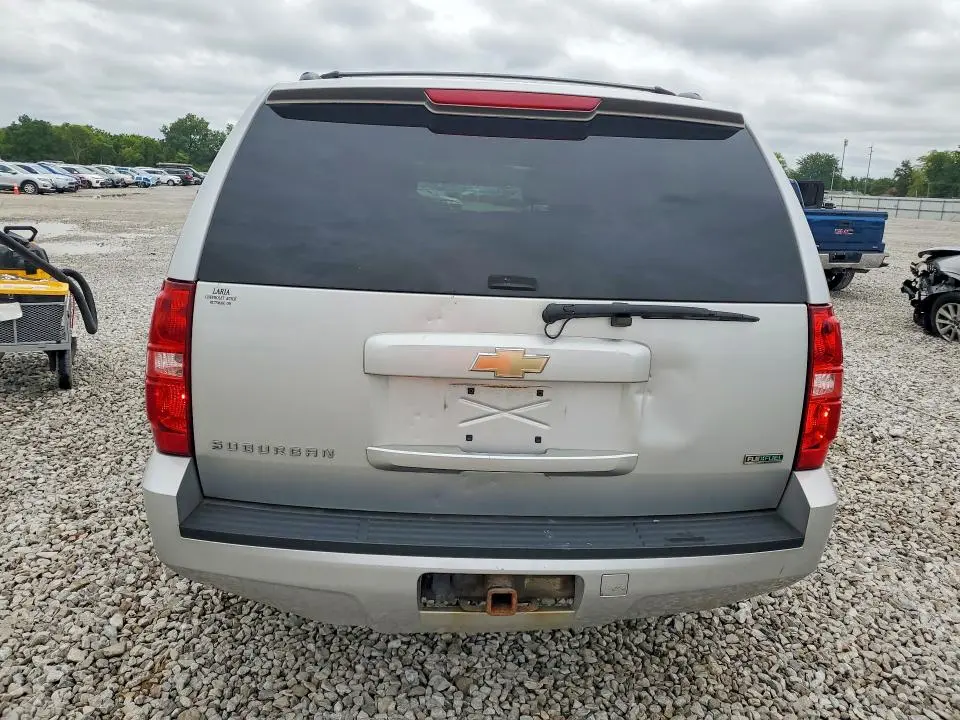 2011 CHEVROLET SUBURBAN K1500 LS  