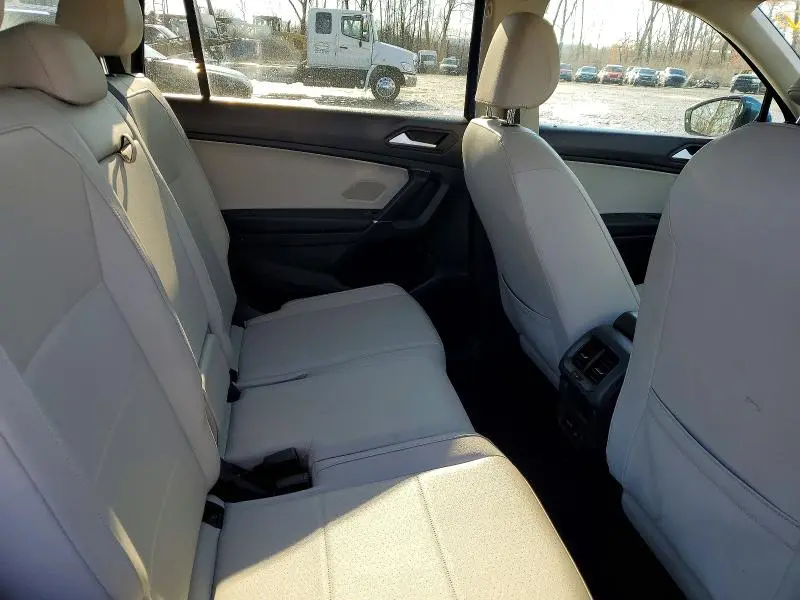 2020 VOLKSWAGEN TIGUAN SE  