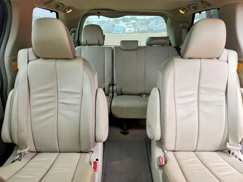 2014 TOYOTA SIENNA LIMITED 7-PASSENGER  