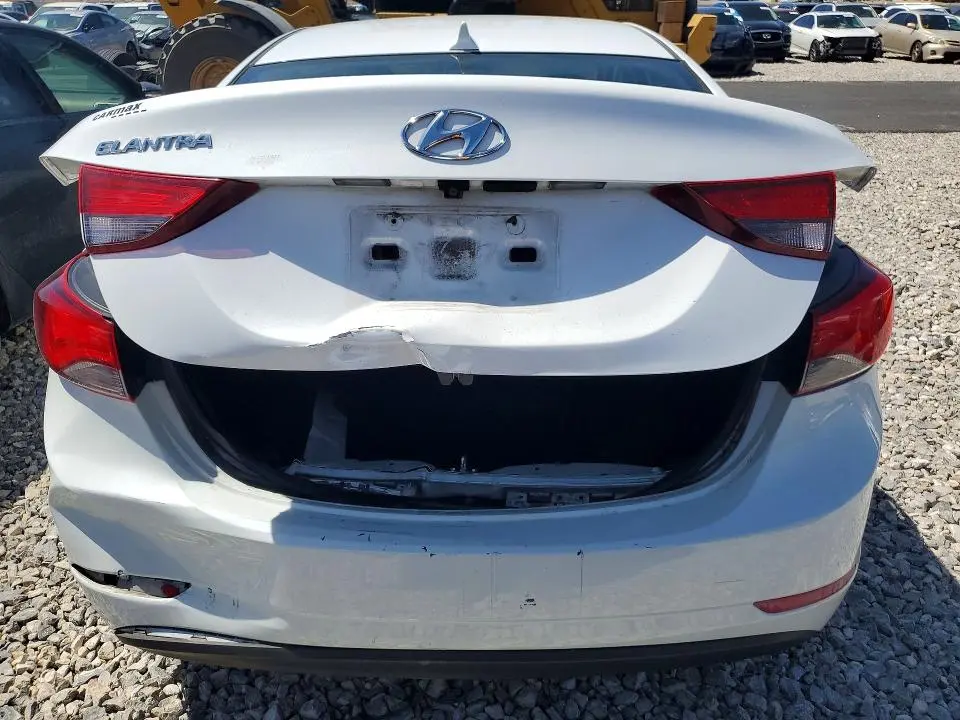 2015 HYUNDAI ELANTRA SE  
