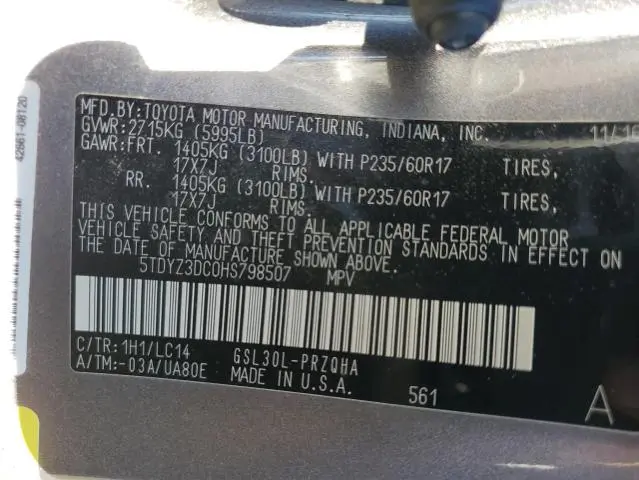 2017 TOYOTA SIENNA XLE