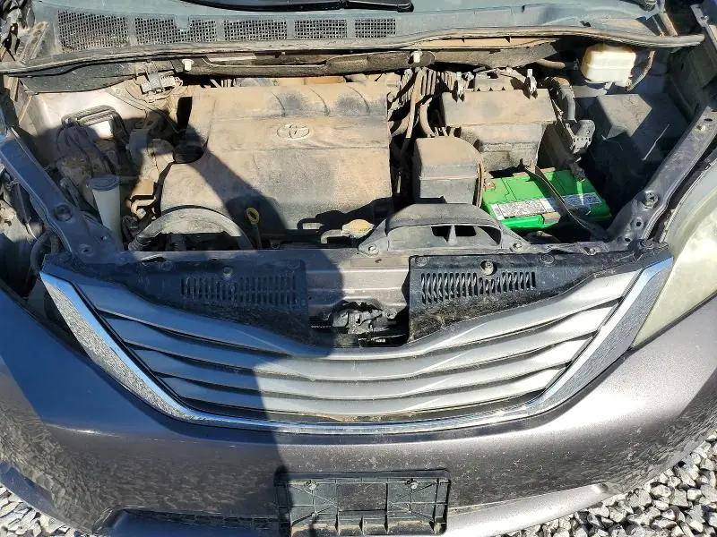 2011 TOYOTA SIENNA XLE 8-PASSENGER  