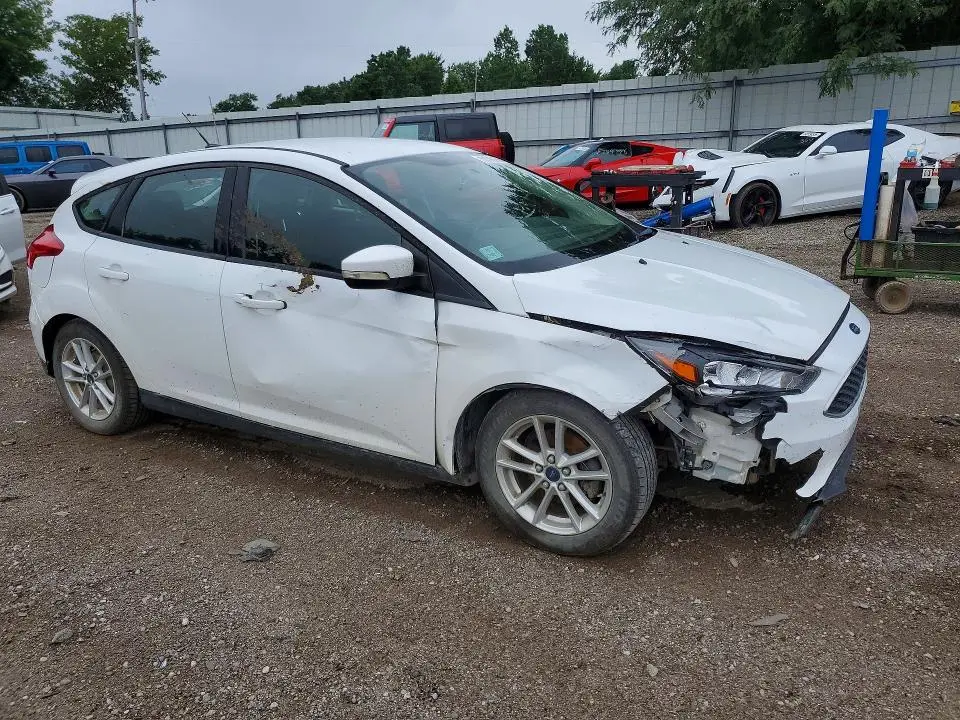 2017 FORD FOCUS SE  
