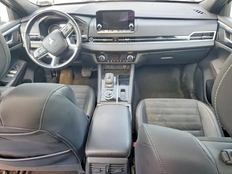 2022 MITSUBISHI OUTLANDER SE  