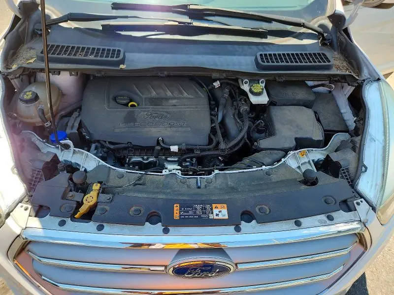 2017 FORD ESCAPE SE  