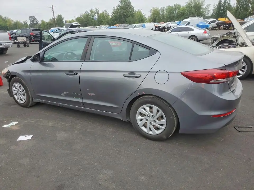 2018 HYUNDAI ELANTRA SE  