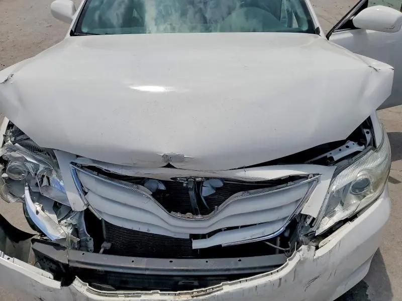 2011 TOYOTA CAMRY LE  