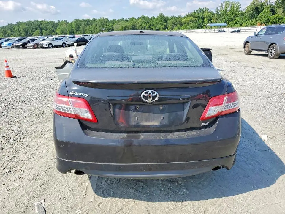 2010 TOYOTA CAMRY SE  