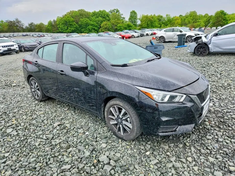 2021 NISSAN VERSA SV  