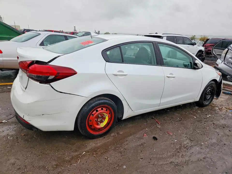 2017 KIA FORTE LX  