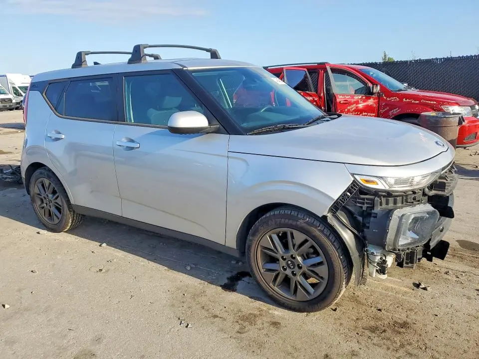 2021 KIA SOUL S  