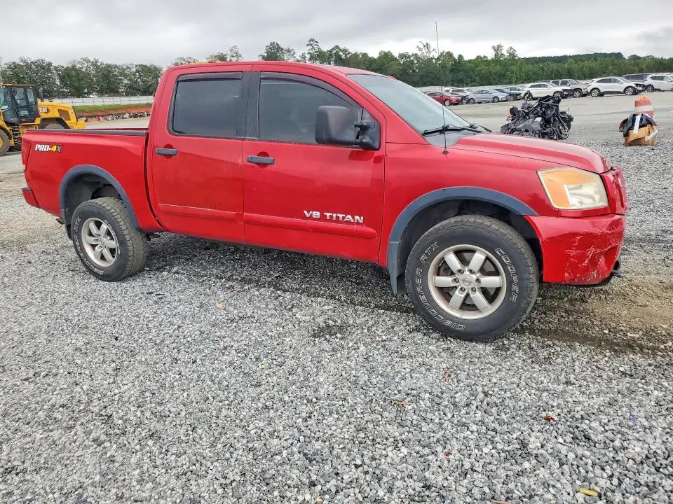 2012 NISSAN TITAN SV  
