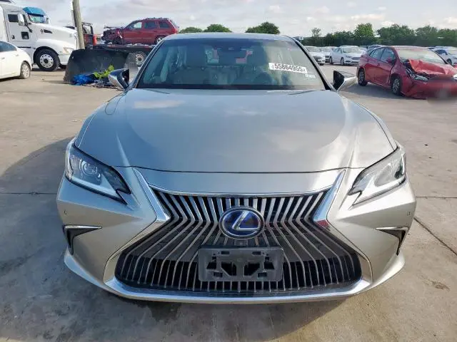 2019 LEXUS ES 300H  
