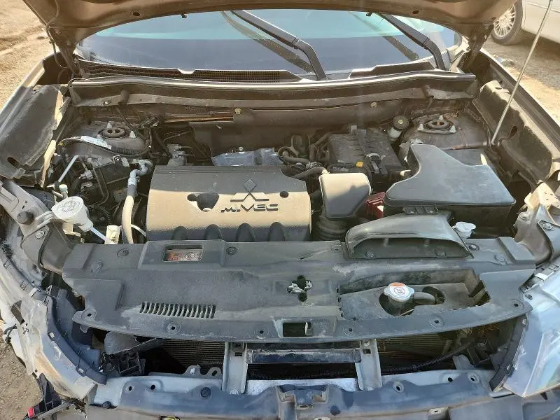 2016 MITSUBISHI OUTLANDER SE  