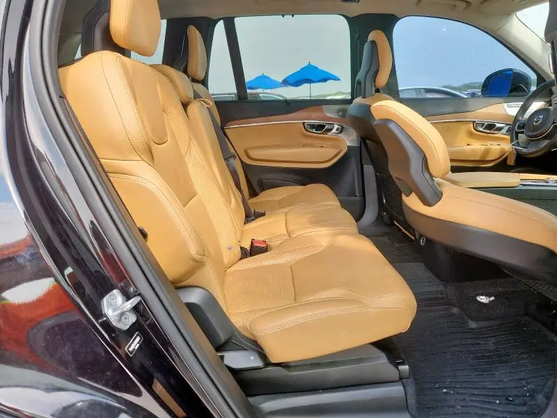 2016 VOLVO XC90 T6  