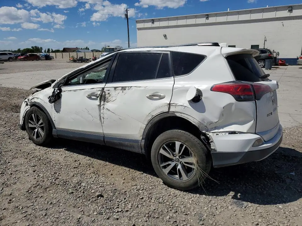 2018 TOYOTA RAV4 XLE  