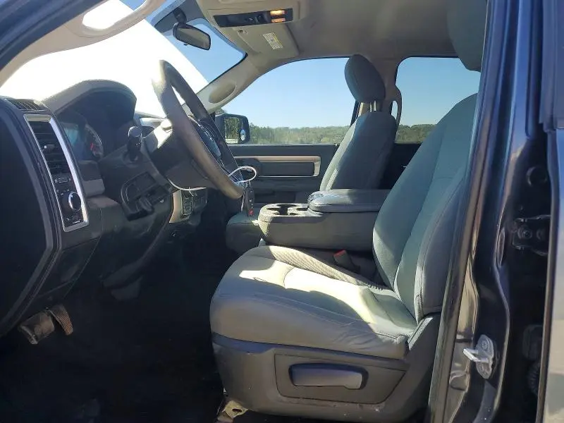 2017 RAM 1500 SLT  