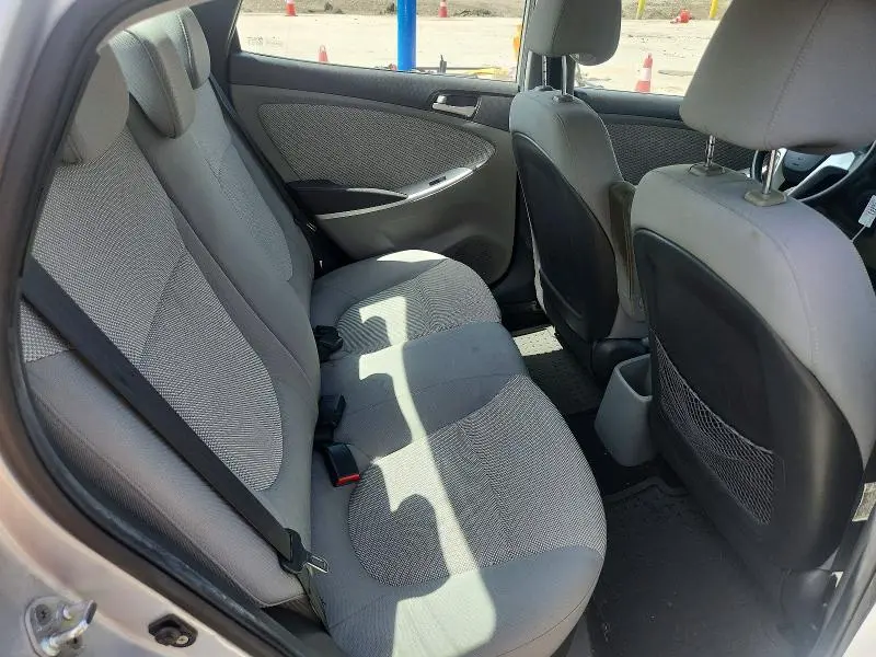 2012 HYUNDAI ACCENT GLS  