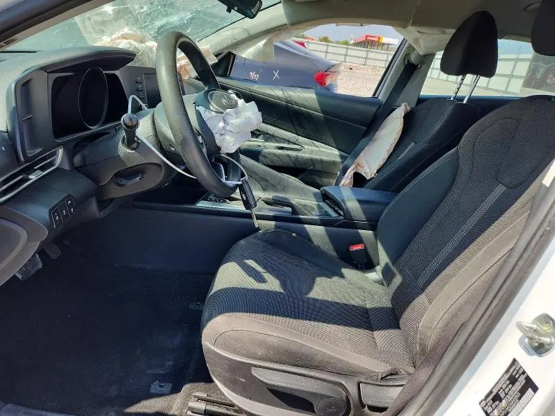 2021 HYUNDAI ELANTRA SE  