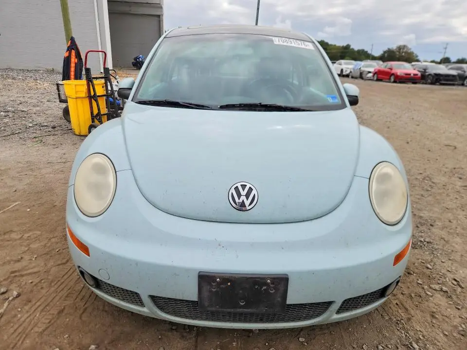 2010 VOLKSWAGEN NEW BEETLE   