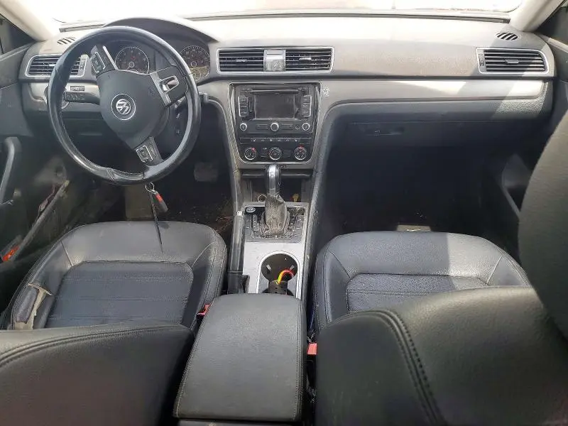 2015 VOLKSWAGEN PASSAT SE  
